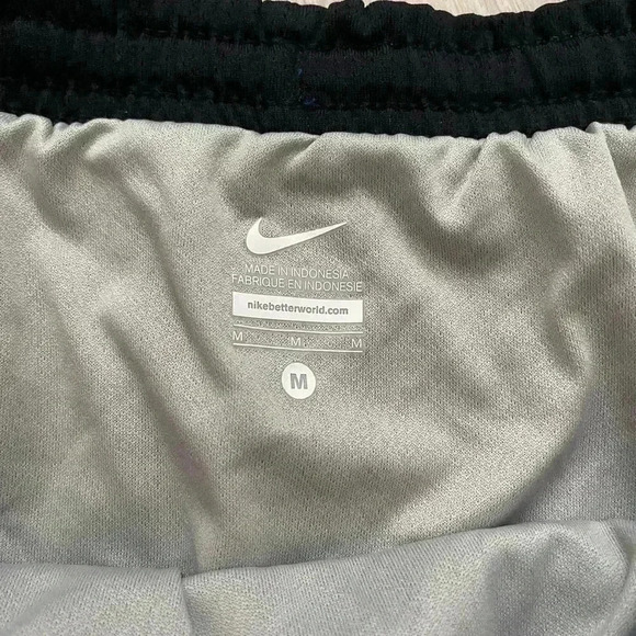 NIKE - Athletic Shorts Size M - Picture 2 of 4